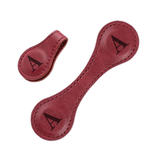 Load image into Gallery viewer, Elegante segnalibro personalizzato in pelle magnetica -Rosso/ARosso/BRosso/CRosso/DRosso/ERosso/FRosso/GRosso/HRosso/IRosso/JRosso/KRosso/LRosso/MRosso/NRosso/ORosso/PRosso/QRosso/RRosso/SRosso/TRosso/URosso/VRosso/WRosso/XRosso/YRosso/Z - Ozerty