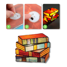 Load image into Gallery viewer, Lampada a libri impilati senza tempo - Ozerty