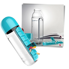 Load image into Gallery viewer, Bottiglia d'acqua in plastica con portapillole - Ozerty
