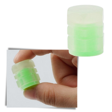 Carica l'immagine nel visualizzatore di Gallery, 4 Coprivalvole luminosi per auto
