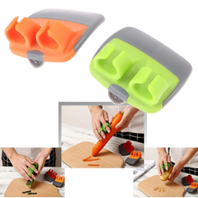 Load image into Gallery viewer, Pelatrice a doppio dito per frutta e verdura - Ozerty
